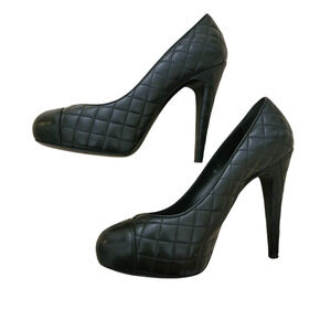 Chanel Black Quilted Leather Platform CC Logo Cap Toe High Heels Pumps 8 38.5